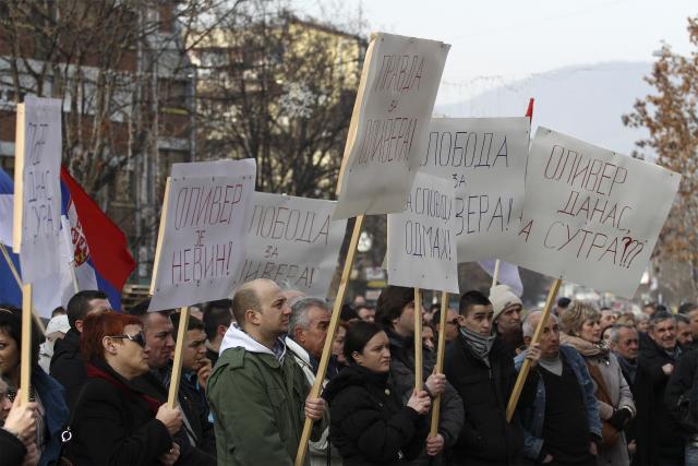 hapsenje-olivera-ivanovica-protest-kosovska-mitrovica.jpg