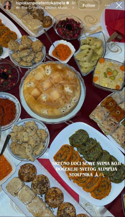 Dragana Mićalović pokazala slavsku trpezu.jpg