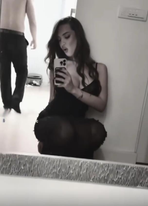 Hana Ikodinović objavila je snimak sa nepoznatim polugolim muškarcem