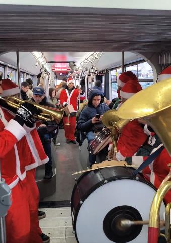 trubači u gradskom prevozu