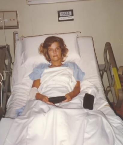 Anet Herfkens u bolnici nakon spasavanja iz vijetnamske džungle