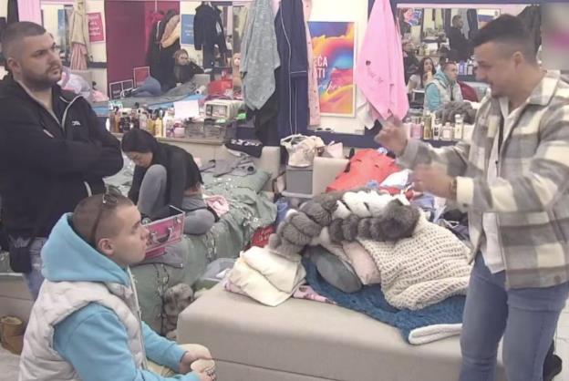 Terza slomljen nakon skandala na krštenju