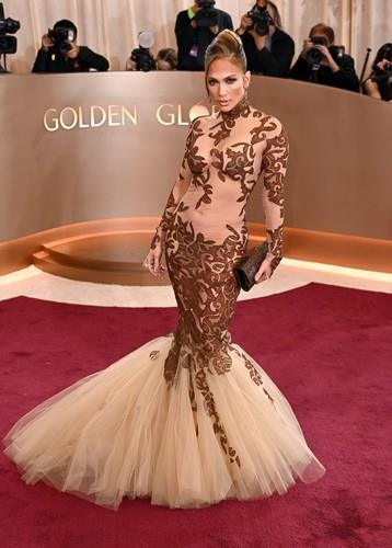 Dženifer Lopez bez donjeg veša na dodeli Zlatnog globusa 2026