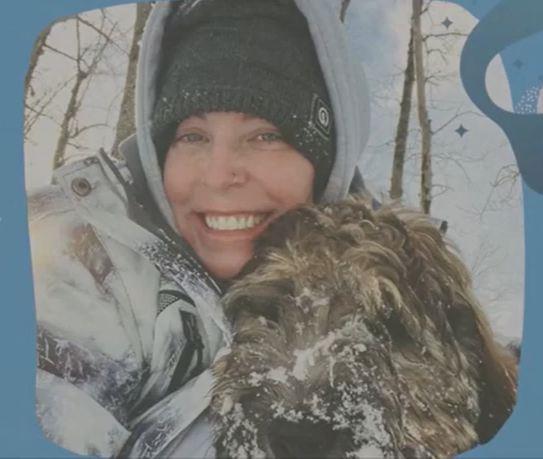 Amanda Ričmond Rodžers sa psom Gruntom.jpg