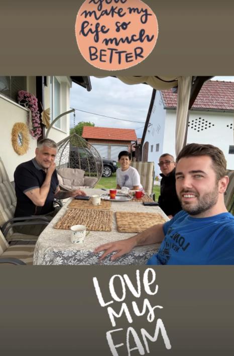 Čeda Jovanović i Aca Kos sa roditeljima