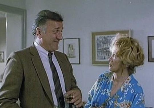 Ružica Sokić u filmu Tesna koža (2).png