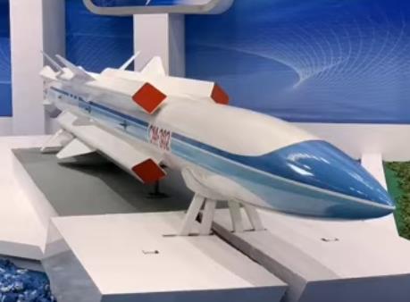 CM-302 raketa protivbrodska raketa.jpg