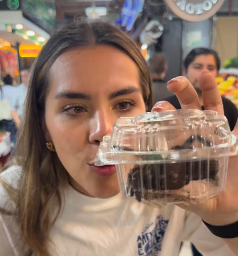 Takos sa tarantulom na pijaci u Meksiku (10).PNG