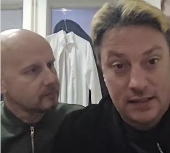 Andrija Milošević i Igor Damnjanović pevaju parodiju pesme i zasmejavaju publiku