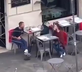 Šaja Labaf viče na ženu u kafiću u Rimu