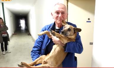 Deka Ivica sa svojim psom Bobijem