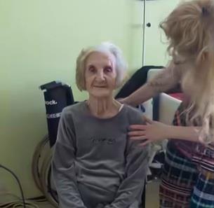 frizerka i baka2.jpg