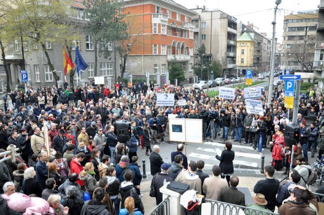 protest-beograd-nikola-tesla.jpg