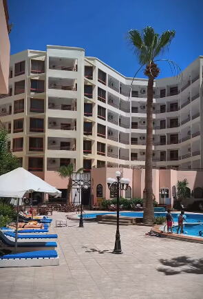 Prljava soba u jeftinom all inclusive hotelu u Hurgadi za 25 evra (9).PNG