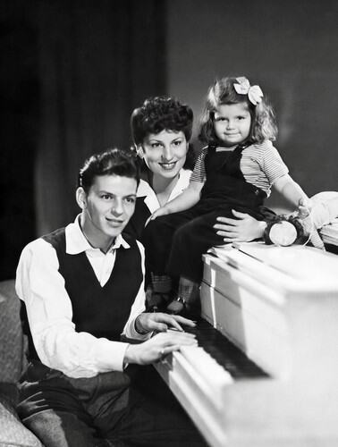 Frenk Sinatra i Nensi Barbato  sa decom