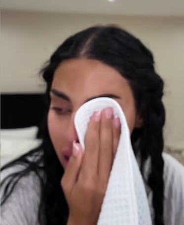 mandi vakili 1.png
