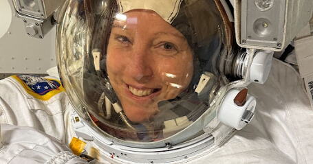 Sofi Adeno kosmonaut astronaut.png