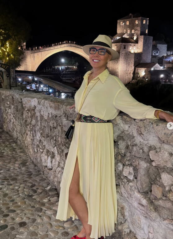 Lepa Brena