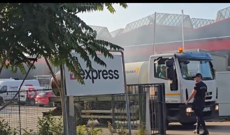 požar Novi Sad industrijska zona magacin D express  (1).png