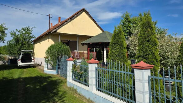 Kuća sa dvorištem