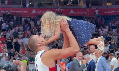 Nikola Jokić sa ćerkom