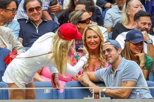 Bred Pit se fotografiše s fanovima na US Openu