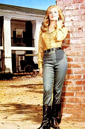 Linda Evans u mladosti