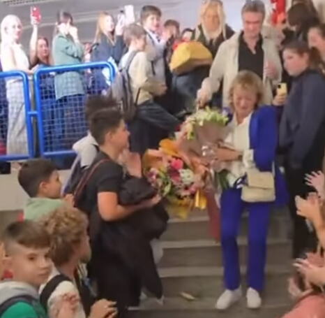 Dirljiv ispraćaj u penziju nastavnice u OŠ Pavle Savić