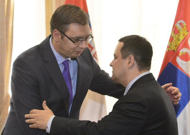 ivica-dacic-aleksandar-vucic-primopredaja-duznosti.jpg