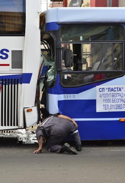 sudar-tri-autobusa-u-savskoj-ulici.jpg