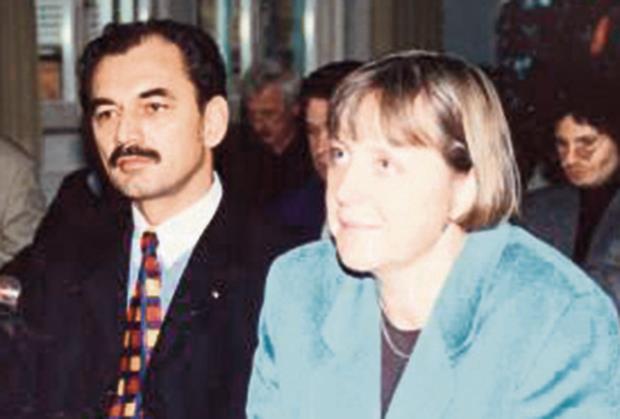 dejan-ilic-ambasador-berlin-angela-merkel.jpg