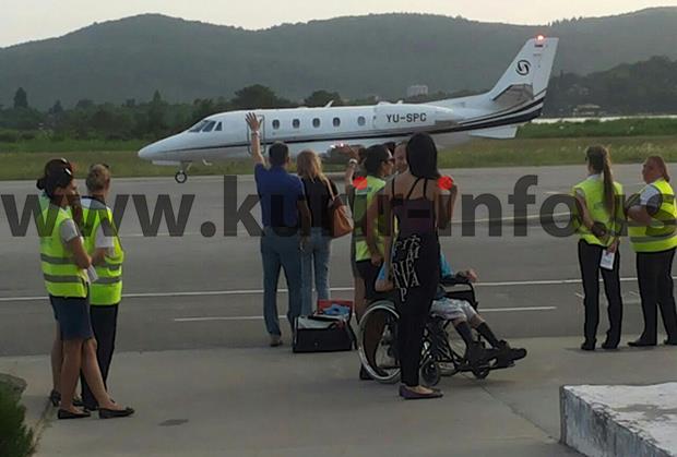 novak-djokovic-svadba-porodica-budva-aerodorom.jpg