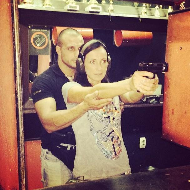 Veze pevačica i kriminalaca