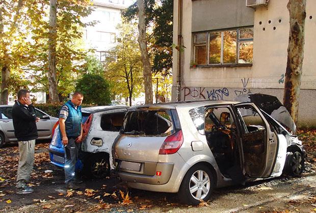 kragujevac-izgoreli-automobili.jpg