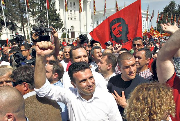 zoran-zaev-makedonija-demonstracije-makedonci-albanci.jpg