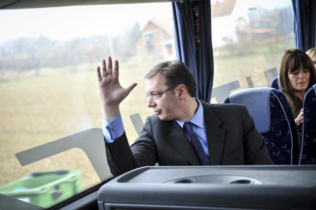 aleksandar-vucic-autobus-arandjelovac.jpg