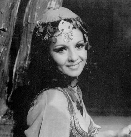 Usnija Redžepova kao Koštana