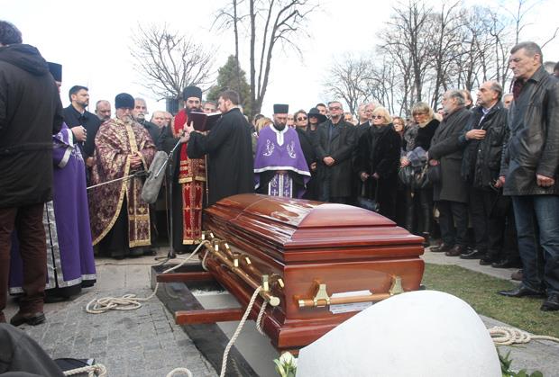 sahrana-dragan-nikolic-groblje.jpg