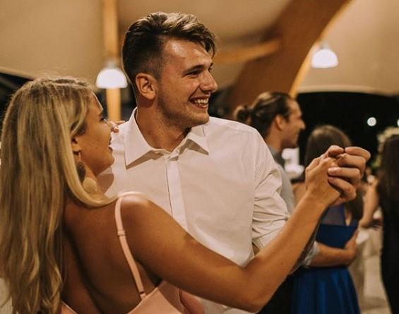Luka Dončić sa suprugom