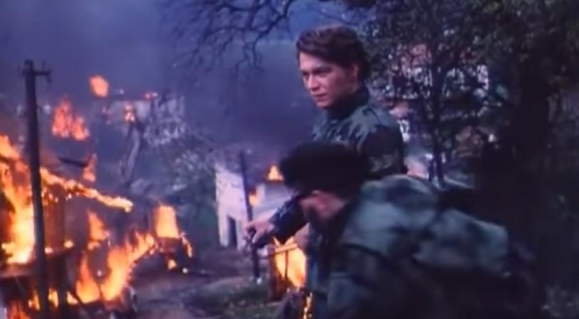 Dragan Bjelogrlić i Nikola Kojo u filmu Lepa sela lepo gore