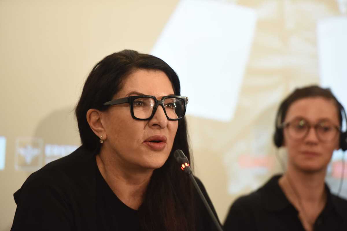 Marina Abramović daje izjavu