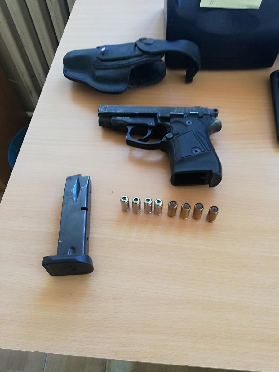 zaplenjeni-gasni-pistolj-sa-mecima-strezimirovci.jpg