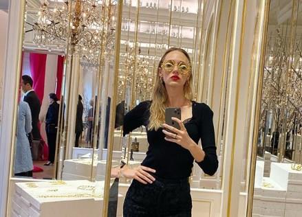 Manekenka Anika Božić ima stan u Parizu koji je od zlata