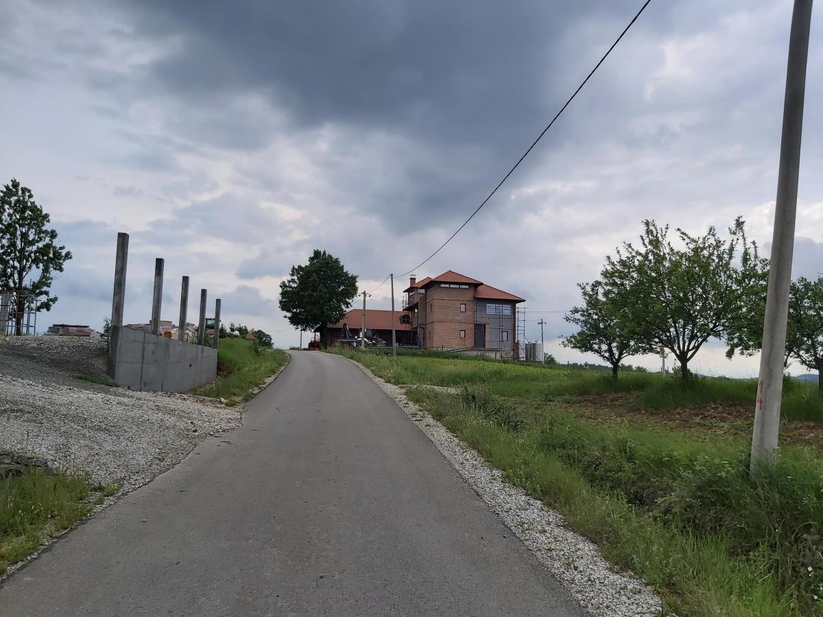 Imanje Nenada Jezdića u selu Zabrdica