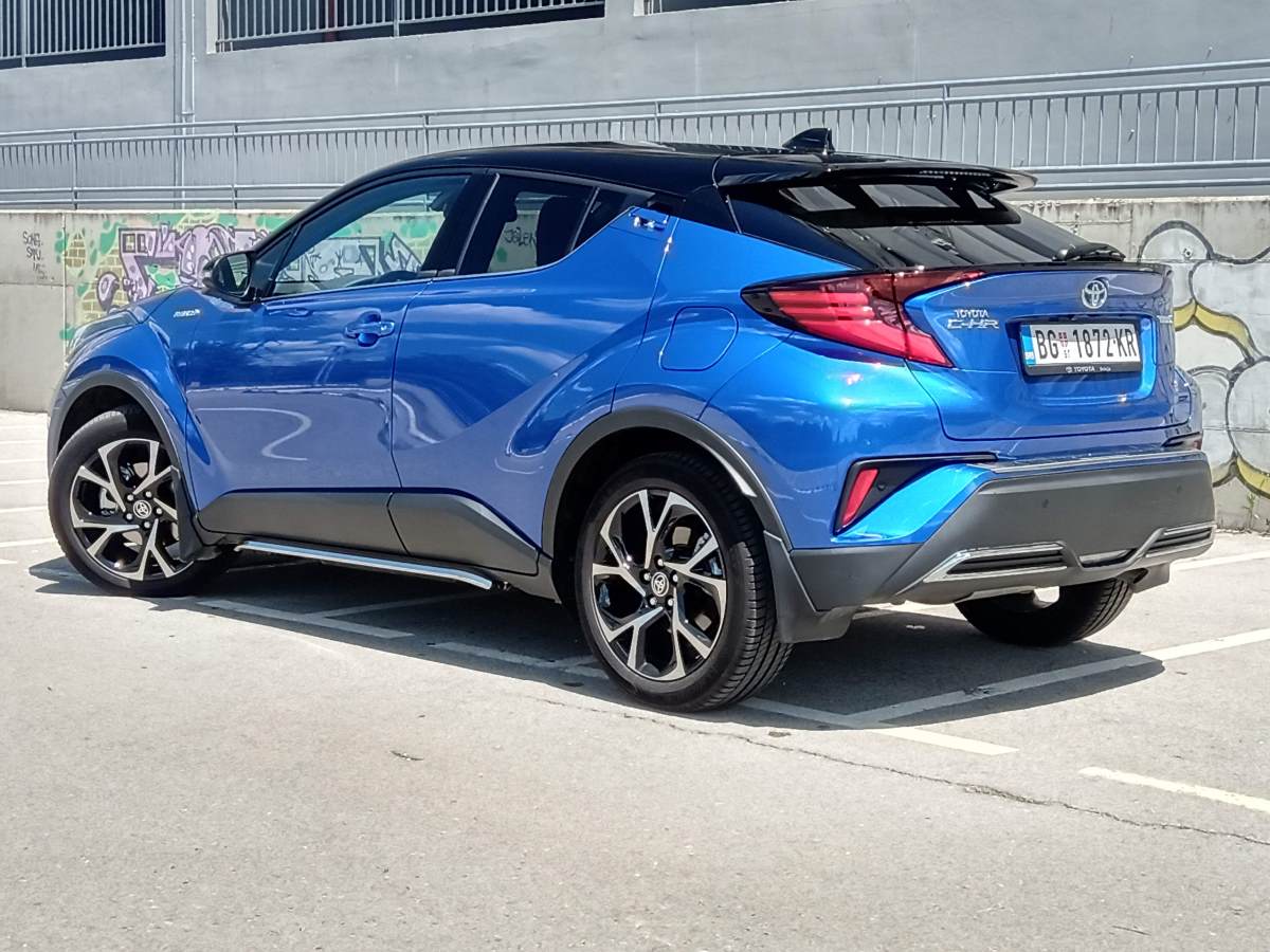 toyota-chr-18.jpg