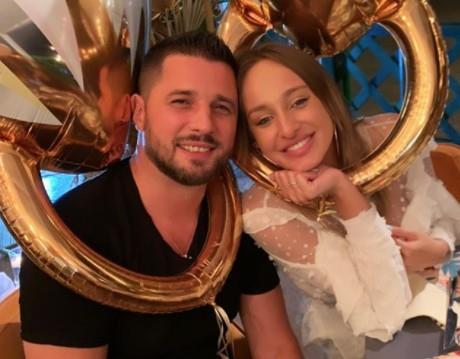 OD SKANDALA I TURBULENCIJA DO PORODIČNE BAJKE Ljubavna priča Lune i Marka, emocije koje su pobedile sva iskušenja i osude (FOTO)