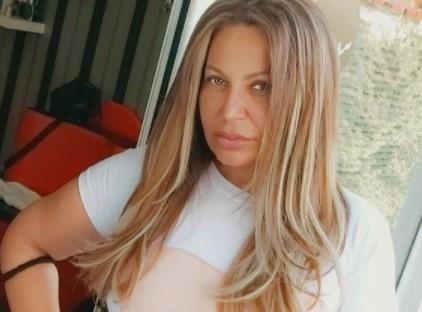 Stoja Novaković sa plavom kosom