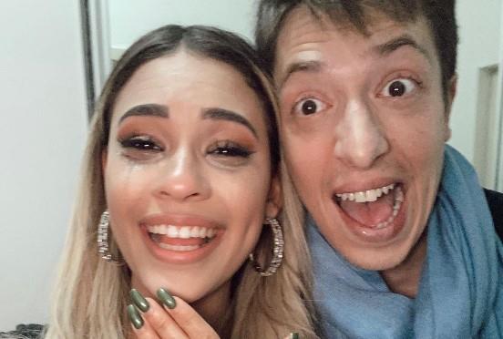 Dženi Martin i Uroš Jovičić prave smešan selfi