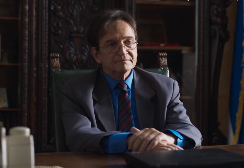 Svetozar Cvetković kao Vojislav Koštunica u seriji Porodica