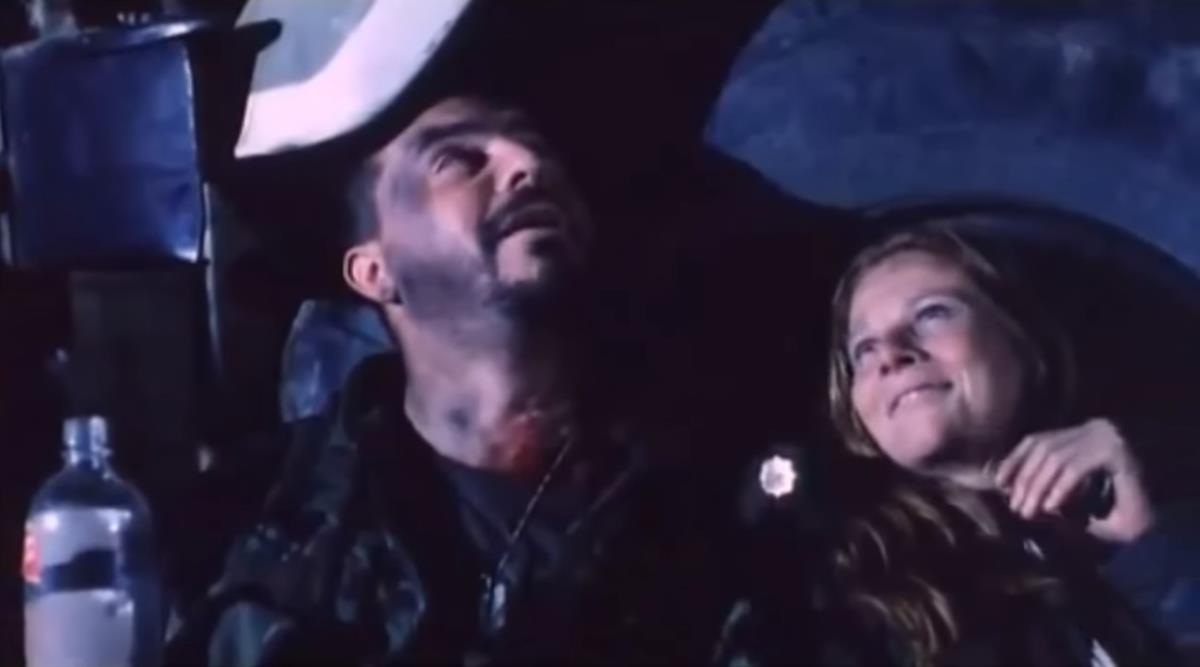 Nikola Kojo i Lisa Monkjur u filmu Lepa sela lepo gore